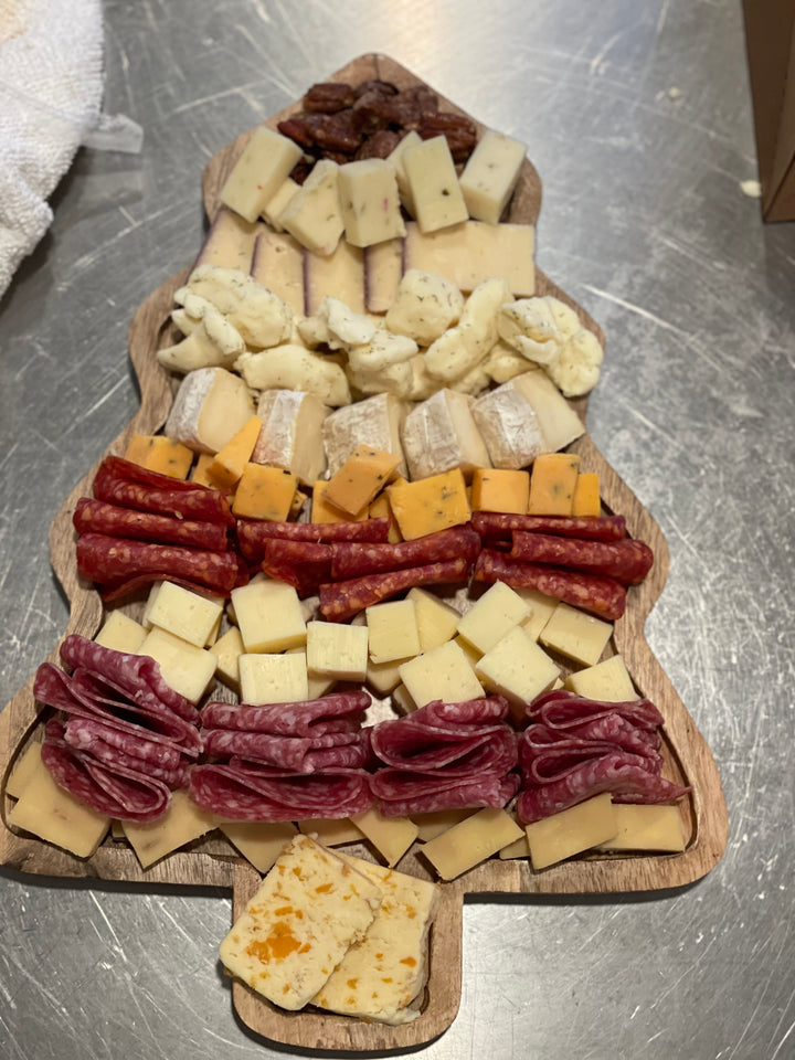 What to Put On a Christmas Charcuterie Board